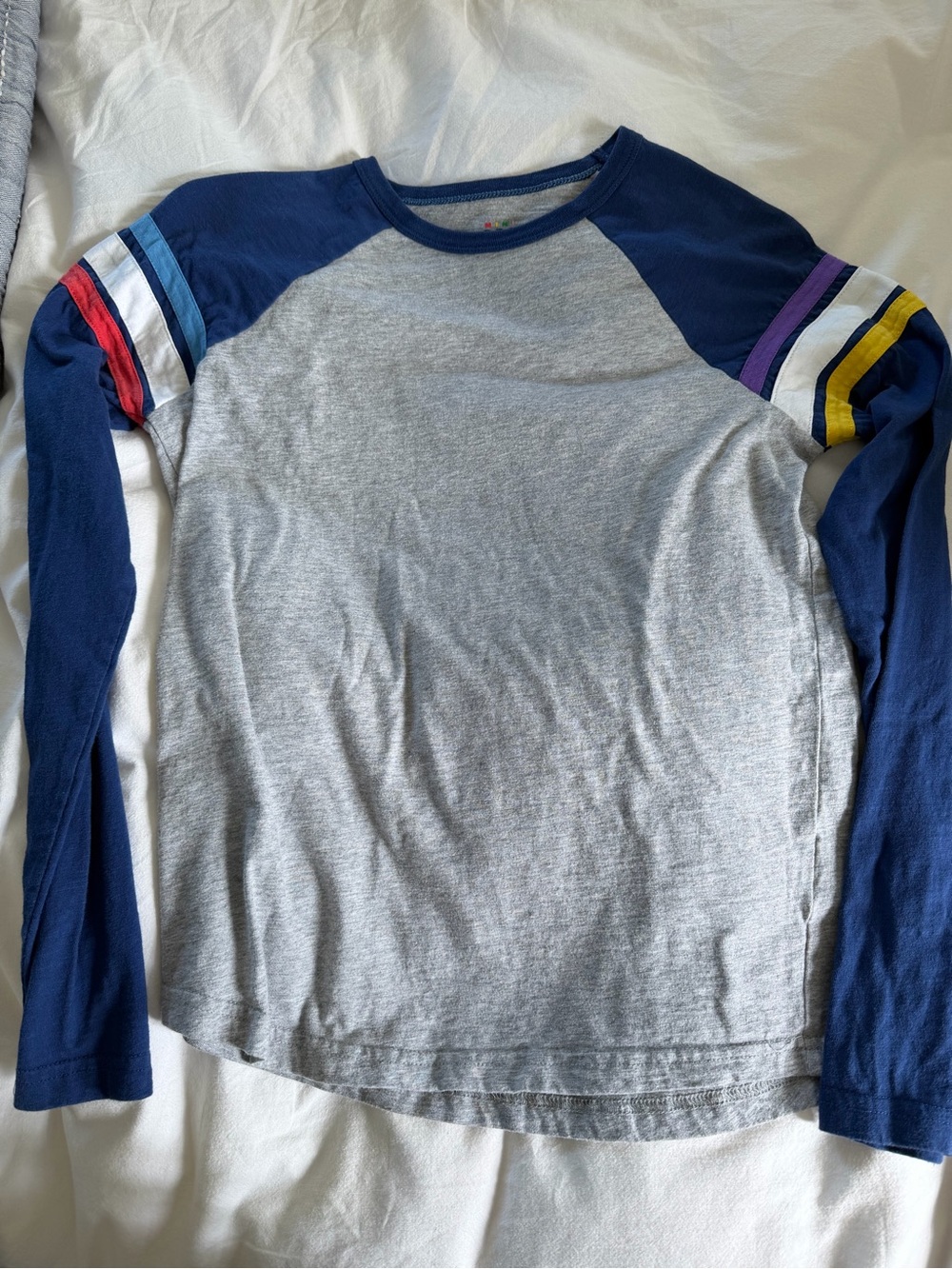Mini Boden Navy & Gray Long-Sleeve Raglan Top with Multicolor Sleeve Stripes